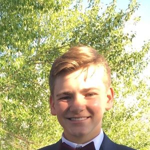 Meet your Posher, Max